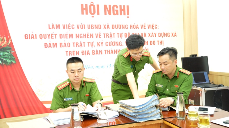 Tổ công tác Ban chỉ đạo 197 thành phố Hà Nội làm việc với UBND xã Dương Hoà về việc giải quyết điểm nghẽn về trật tự đô thị và xây dựng xã đảm bảo trật tự, kỷ cương, văn minh đô thị trên địa bàn thành phố Hà Nội- Ảnh 7.