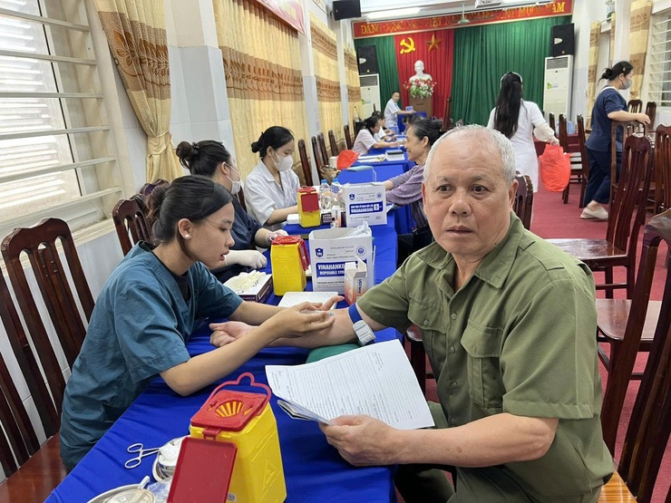 Phường Hà Đông khám sức khỏe miễn phí dành cho người cao tuổi là cán bộ của 115 Tổ dân phố trên địa bàn- Ảnh 1.