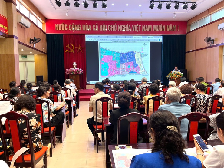 Hội nghị triển khai sắp xếp, tổ chức lại tổ dân phố trên địa bàn phường Hai Bà Trưng.- Ảnh 2.