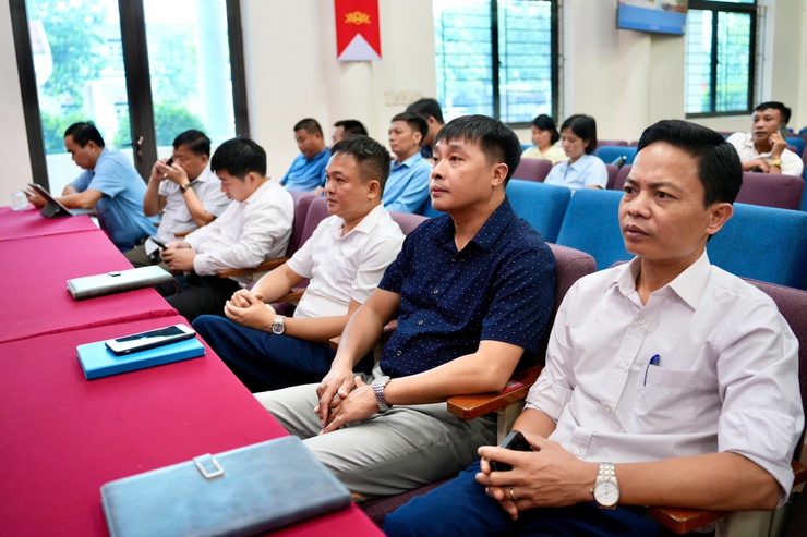 XÃ KIM ANH THAM DỰ TRỰC TUYẾN HỘI THẢO KHOA HỌC CẤP QUỐC GIA VỀ MỘT SỐ VẤN ĐỀ LÝ LUẬN VÀ THỰC TIỄN VỀ HOÀN THIỆN MÔ HÌNH CHÍNH QUYỀN ĐỊA PHƯƠNG 2 CẤP- Ảnh 4.