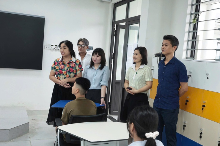 UBND xã Vân Đình khởi động các lớp công nghệ số, tiếng anh, stem miễn phí danh cho học sinh cơ sở trên địa bàn xã Vân Đình- Ảnh 5.