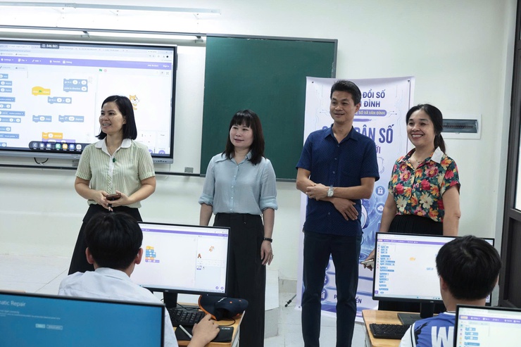 UBND xã Vân Đình khởi động các lớp công nghệ số, tiếng anh, stem miễn phí danh cho học sinh cơ sở trên địa bàn xã Vân Đình- Ảnh 1.