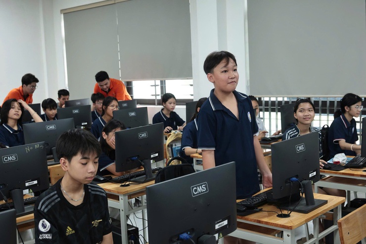 UBND xã Vân Đình khởi động các lớp công nghệ số, tiếng anh, stem miễn phí danh cho học sinh cơ sở trên địa bàn xã Vân Đình- Ảnh 6.