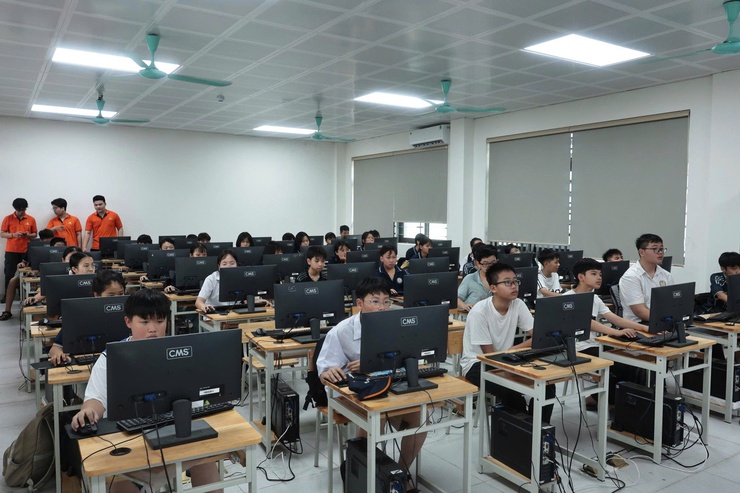 UBND xã Vân Đình khởi động các lớp công nghệ số, tiếng anh, stem miễn phí danh cho học sinh cơ sở trên địa bàn xã Vân Đình- Ảnh 4.