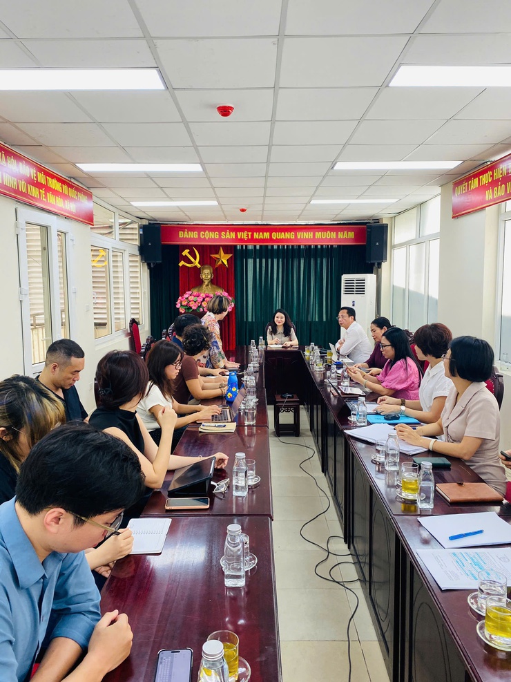 Phường Hai Bà Trưng làm việc với Sở Văn hóa và Thể thao thành phố Hà Nội về việc đẩy mạnh triển khai mô hình công viên sáng tạo tại công viên Thống Nhất.- Ảnh 2.