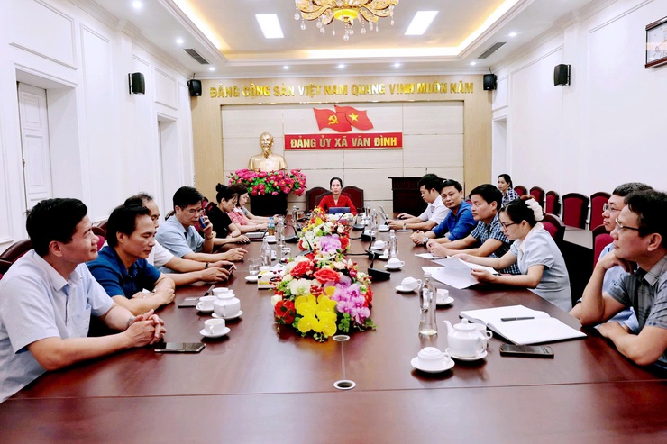 ĐẢNG ỦY XÃ VÂN ĐÌNH TỔ CHỨC TIẾP SÓNG TRỰC TUYẾN HỘI THẢO KHOA HỌC CẤP QUỐC GIA VỀ HOÀN THIỆN MÔ HÌNH CHÍNH QUYỀN ĐỊA PHƯƠNG 2 CẤP- Ảnh 1.
