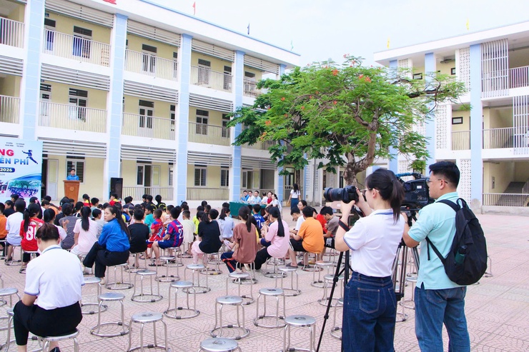 Trung tâm Dịch vụ tổng hợp xã Phú Nghĩa - Lan tỏa thông tin, kết nối niềm tin từ cơ sở- Ảnh 4.