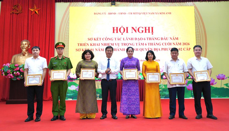 XÃ KIM ANH SƠ KẾT CÔNG TÁC LÃNH ĐẠO 6 THÁNG ĐẦU NĂM, TRIỂN KHAI NHIỆM VỤ 6 THÁNG CUỐI NĂM; SƠ KẾT VẬN HÀNH MÔ HÌNH CHÍNH QUYỀN ĐỊA PHƯƠNG HAI CẤP- Ảnh 4.