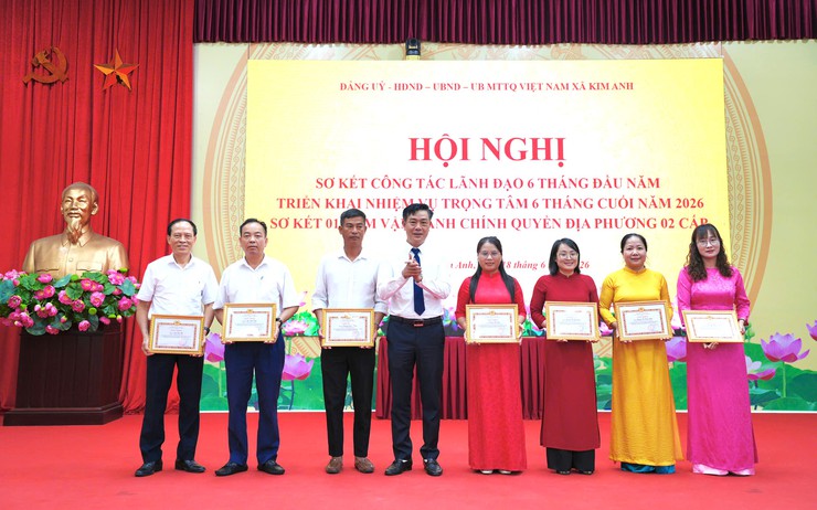 XÃ KIM ANH SƠ KẾT CÔNG TÁC LÃNH ĐẠO 6 THÁNG ĐẦU NĂM, TRIỂN KHAI NHIỆM VỤ 6 THÁNG CUỐI NĂM; SƠ KẾT VẬN HÀNH MÔ HÌNH CHÍNH QUYỀN ĐỊA PHƯƠNG HAI CẤP- Ảnh 5.