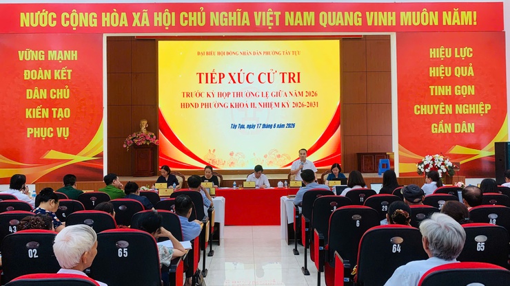 Đại biểu HĐND phường Tây Tựu tiếp xúc cử tri trước kỳ họp thường lệ giữa năm 2026- Ảnh 4.