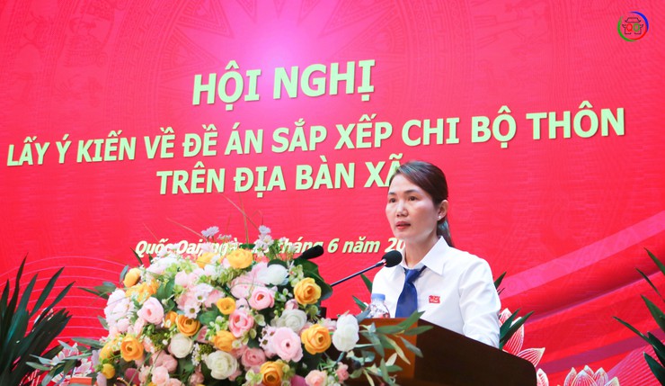 Quốc Oai tổ chức hội nghị xin ý kiến các đồng chí lãnh đạo chủ chốt qua các thời kỳ về Đề án sắp xếp lại chi bộ thôn trên địa bàn xã- Ảnh 2.