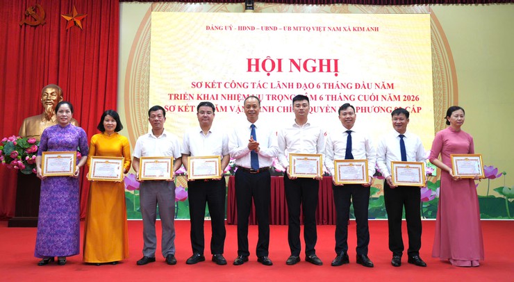 XÃ KIM ANH SƠ KẾT CÔNG TÁC LÃNH ĐẠO 6 THÁNG ĐẦU NĂM, TRIỂN KHAI NHIỆM VỤ 6 THÁNG CUỐI NĂM; SƠ KẾT VẬN HÀNH MÔ HÌNH CHÍNH QUYỀN ĐỊA PHƯƠNG HAI CẤP- Ảnh 3.
