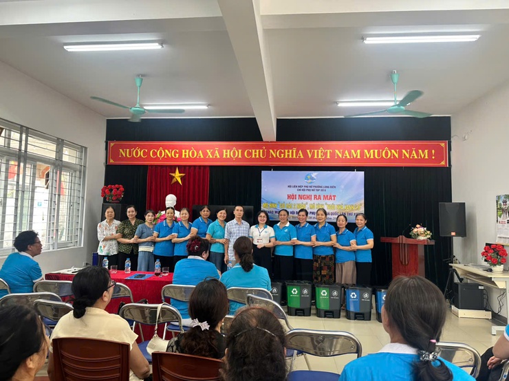 Chi hội phụ nữ Tổ dân phố số 6 ra mắt mô hình “Giỏ rác hai ngăn” và “Ngôi nhà xanh 4.0” góp phần xây dựng đô thị văn minh, bảo vệ môi trường- Ảnh 3.