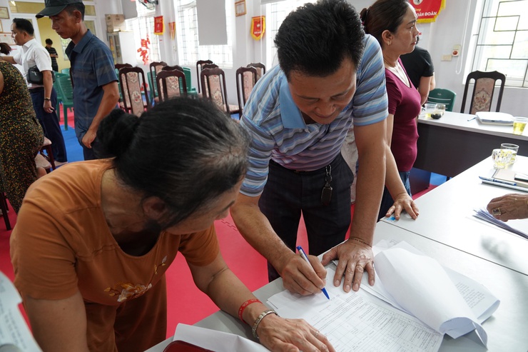 Phường Chương Mỹ vận động, đối thoại và tiếp thu ý kiến nhân dân về phương án bồi thường, hỗ trợ, tái định cư thực hiện dự án cải tạo, nâng cấp Quốc lộ 6 tại TDP Phượng Bãi và Yên Phúc- Ảnh 19.