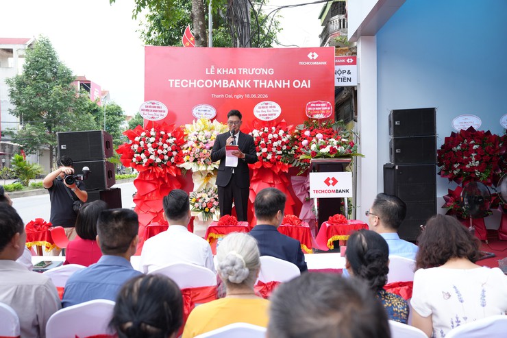 KHAI TRƯƠNG TECHCOMBANK THANH OAI – MỞ RỘNG HỆ SINH THÁI TÀI CHÍNH HIỆN ĐẠI, ĐỒNG HÀNH PHÁT TRIỂN ĐỊA PHƯƠNG- Ảnh 2.