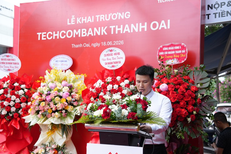 KHAI TRƯƠNG TECHCOMBANK THANH OAI – MỞ RỘNG HỆ SINH THÁI TÀI CHÍNH HIỆN ĐẠI, ĐỒNG HÀNH PHÁT TRIỂN ĐỊA PHƯƠNG- Ảnh 4.