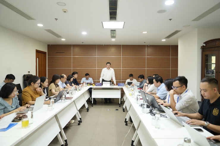 Đồng chí Phan Văn Phúc phát biểu kết luận buổi làm việc về hệ thống