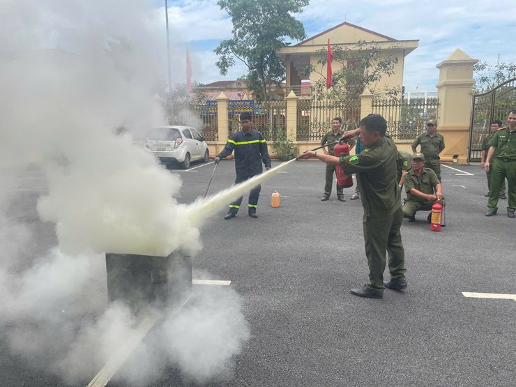 TĂNG CƯỜNG PHÒNG CHÁY, CHỮA CHÁY – CHỦ ĐỘNG PHÒNG NGỪA CHÁY NỔ TỪ HỆ THỐNG ĐIỆN- Ảnh 3.