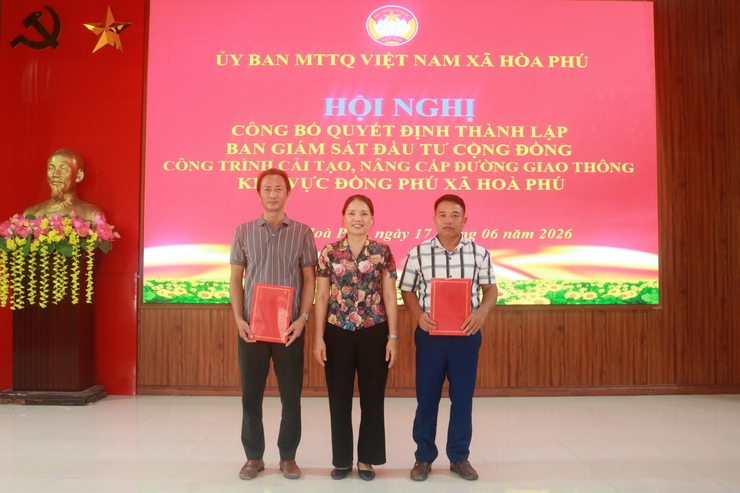 Ủy ban MTTQ xã Hòa Phú công bố Quyết định thành lập Ban Giám sát đầu tư của cộng đồng- Ảnh 4.