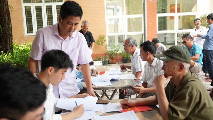 Hơn 10 tỷ đồng được chi trả cho các hộ dân liên quan đến Dự án Cụm công nghiệp Dương Liễu giai đoạn 2- Ảnh 3.