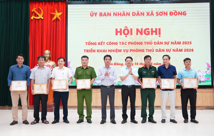 Sơn Đồng tổng kết công tác phòng thủ dân sự năm 2025 và triển khai nhiệm vụ năm 2026- Ảnh 5.