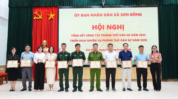 Sơn Đồng tổng kết công tác phòng thủ dân sự năm 2025 và triển khai nhiệm vụ năm 2026- Ảnh 8.