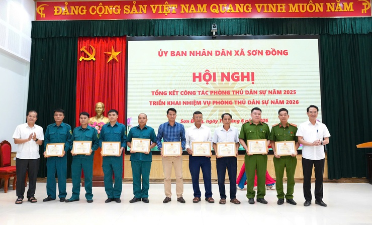 Sơn Đồng tổng kết công tác phòng thủ dân sự năm 2025 và triển khai nhiệm vụ năm 2026- Ảnh 7.