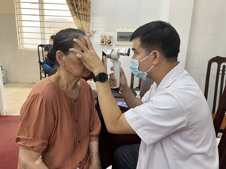 Chăm sóc sức khỏe người cao tuổi ngay từ cơ sở- Ảnh 2.