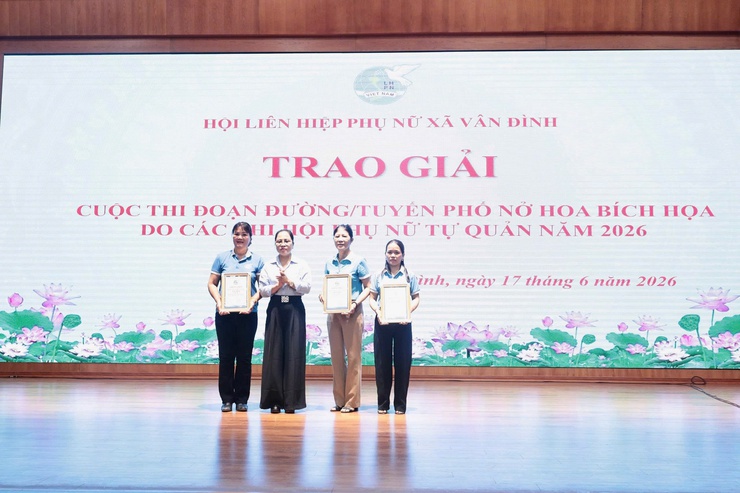 HỘI LHPN XÃ VÂN ĐÌNH:  XÂY DỰNG HÌNH ẢNH NGƯỜI PHỤ NỮ VÂN ĐÌNH VĂN MÌNH, HIỆN ĐẠI, TRÁCH NHIỆM VỚI CỘNG ĐỒNG. - Ảnh 5.