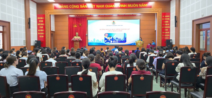 Công đoàn phường Long Biên phối hợp tổ chức Hội nghị tập huấn nghiệp vụ công tác Công đoàn năm 2026- Ảnh 3.