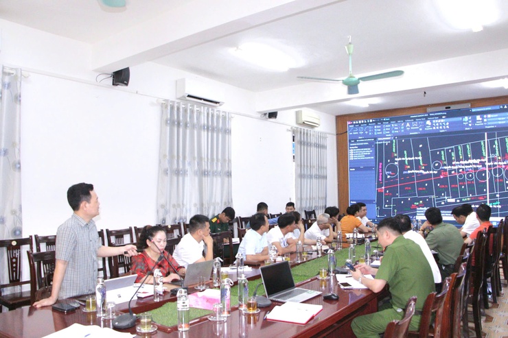 Hội nghị thông qua dự thảo phương án cưỡng chế thu hồi đất thực hiện Dự án cải tạo, nâng cấp Quốc lộ 6 đoạn Ba La - Xuân Mai- Ảnh 3.