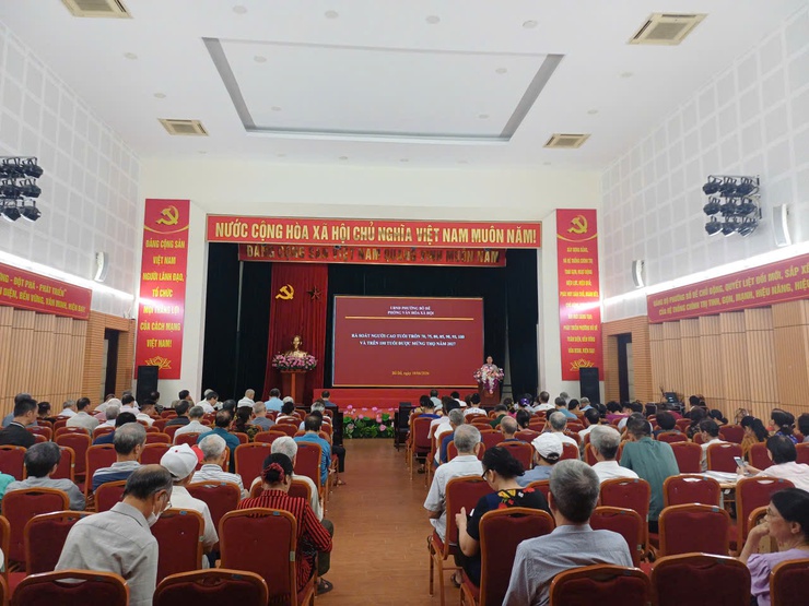 Phường Bồ Đề tổ chức Hội nghị triên khai rà soát thông tin liệt sĩ, người cao tuổi trên địa bàn- Ảnh 3.