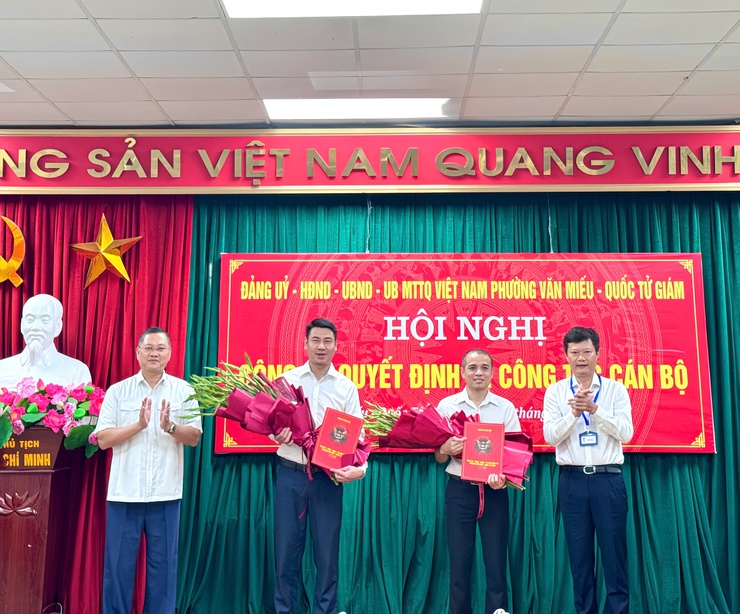 PHƯỜNG VĂN MIẾU – QUỐC TỬ GIÁM CÔNG BỐ CÁC QUYẾT ĐỊNH VỀ CÔNG TÁC CÁN BỘ- Ảnh 2.