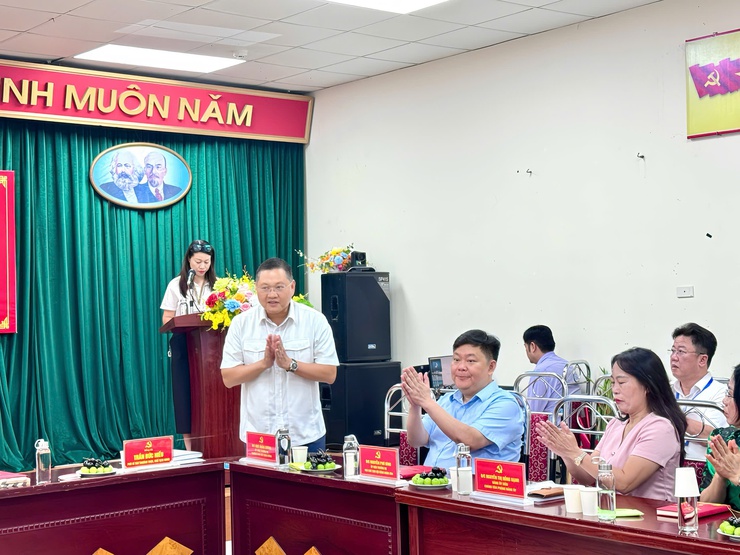 PHƯỜNG VĂN MIẾU – QUỐC TỬ GIÁM CÔNG BỐ CÁC QUYẾT ĐỊNH VỀ CÔNG TÁC CÁN BỘ- Ảnh 1.