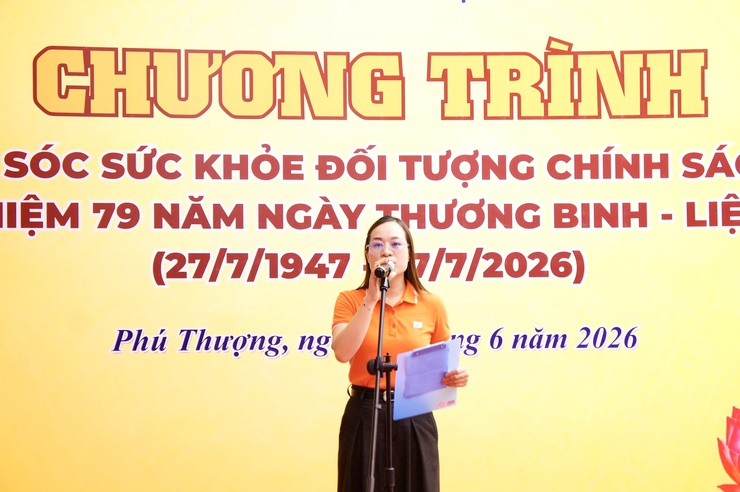 Phú Thượng tổ chức khám, chăm sóc sức khỏe, cấp thuốc tri ân các đối tượng chính sách nhân kỷ niệm 79 năm Ngày Thương binh - Liệt sĩ- Ảnh 4.