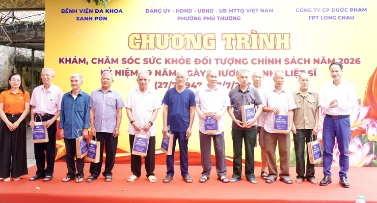 Phú Thượng tổ chức khám, chăm sóc sức khỏe, cấp thuốc tri ân các đối tượng chính sách nhân kỷ niệm 79 năm Ngày Thương binh - Liệt sĩ- Ảnh 14.