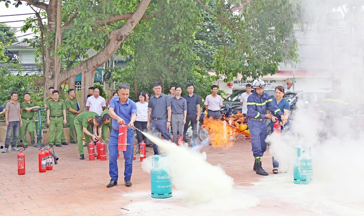 Xã Đoài Phương tổ chức huấn luyện nghiệp vụ phòng cháy, chữa cháy và cứu nạn, cứu hộ năm 2026- Ảnh 5.