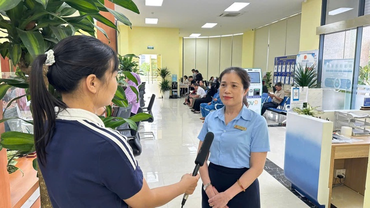 Lãnh đạo xã Phú Xuyên chúc mừng Trung tâm Dịch vụ tổng hợp nhân kỷ niệm 101 năm Ngày Báo chí Cách mạng Việt Nam- Ảnh 6.