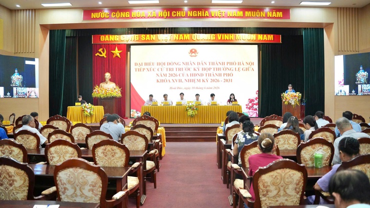 Đại biểu HĐND thành phố Hà Nội tiếp xúc cử tri trước kỳ họp thường lệ giữa năm 2026- Ảnh 1.