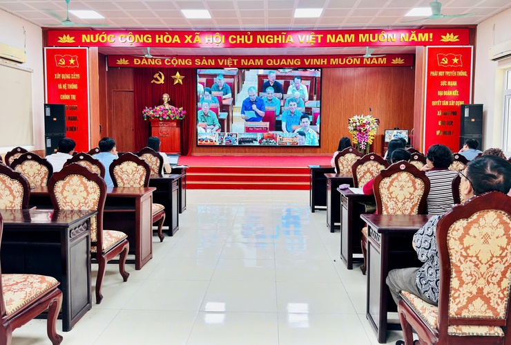 Cử tri xã Nam Phù quan tâm kiến nghị về Dự án trục đại lộ cảnh quan sông Hồng- Ảnh 4.