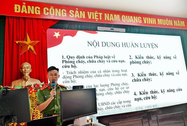 Xã Đoài Phương tổ chức huấn luyện nghiệp vụ phòng cháy, chữa cháy và cứu nạn, cứu hộ năm 2026- Ảnh 1.
