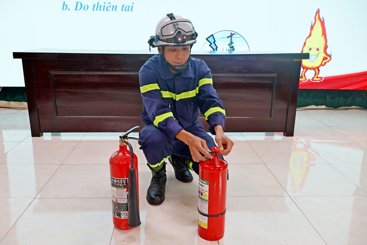 Xã Đoài Phương tổ chức huấn luyện nghiệp vụ phòng cháy, chữa cháy và cứu nạn, cứu hộ năm 2026- Ảnh 4.