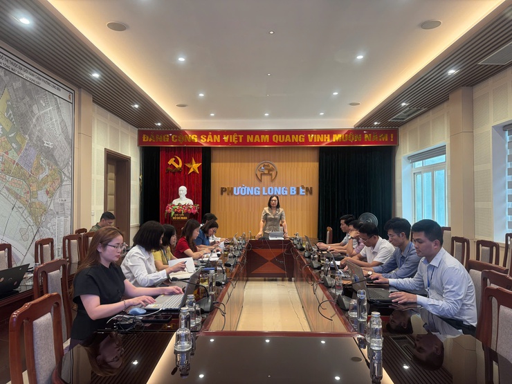 Thường trực HĐND phường Long Biên giám sát công tác quản lý nhà nước về giáo dục và hoạt động giáo dục năm học 2025 - 2026 tại UBND phường- Ảnh 1.