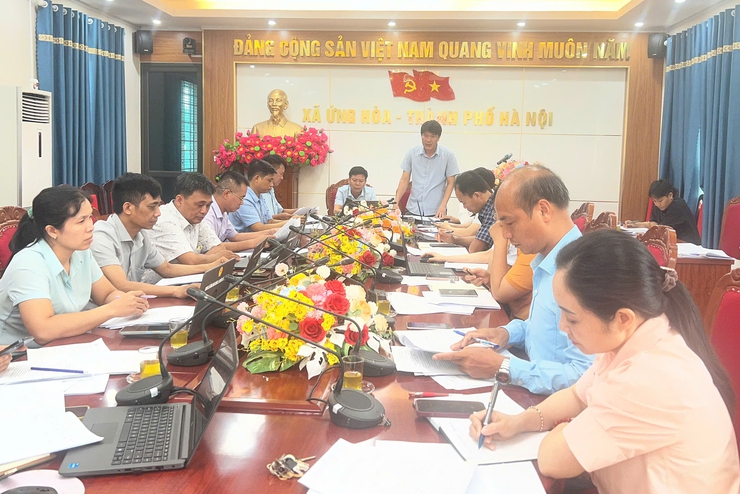 HỘI NGHỊ THẨM TRA CÁC BÁO CÁO, TỜ TRÌNH, DỰ THẢO NGHỊ QUYẾT TRÌNH KỲ HỌP THỨ BA HĐND XÃ KHÓA II- Ảnh 1.