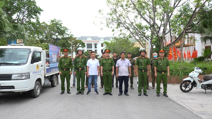 Xã Thanh Oai ra quân lập lại trật tự đô thị khu vực chợ Thanh Mai- Ảnh 1.