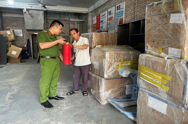 Khuyến cáo bảo đảm an toàn phòng cháy, chữa cháy tại kho, xưởng sản xuất- Ảnh 1.