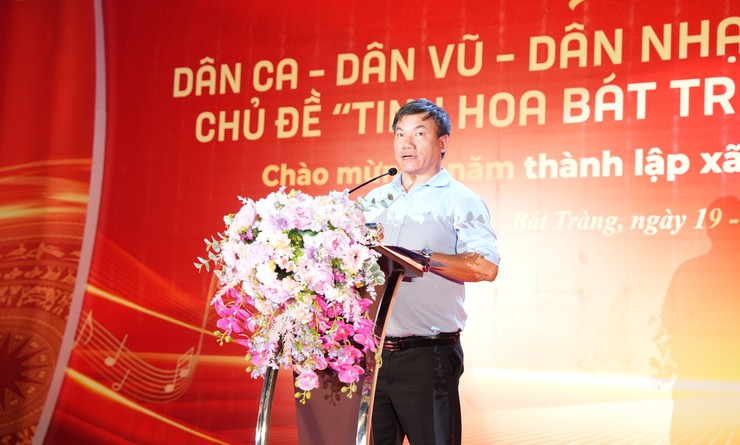 Đêm thứ nhất Liên hoan Dân ca - Dân vũ - Dân nhạc xã Bát Tràng năm 2026 thành công tốt đẹp- Ảnh 2.