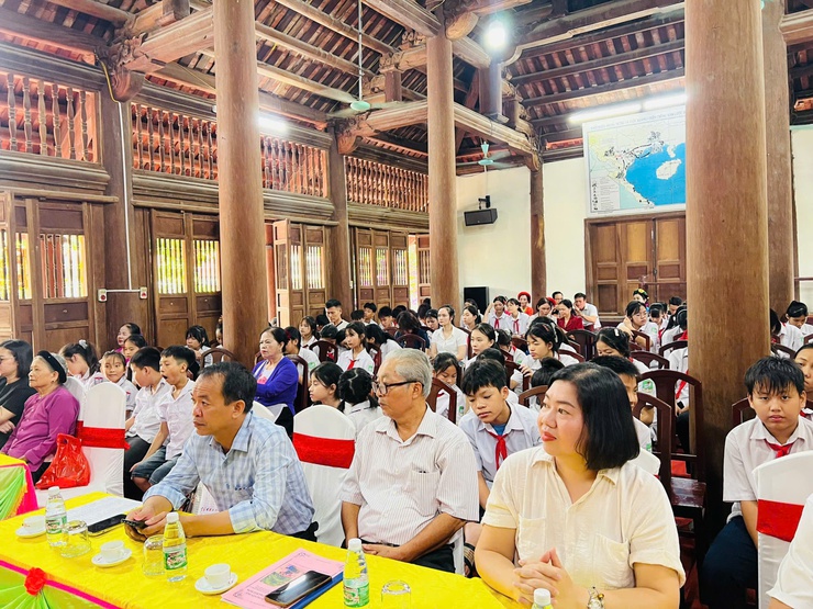 HÁT MÔN KHAI MẠC LỚP TRUYỀN DẠY NGHỆ THUẬT HÁT TRỐNG QUÂN- Ảnh 3.