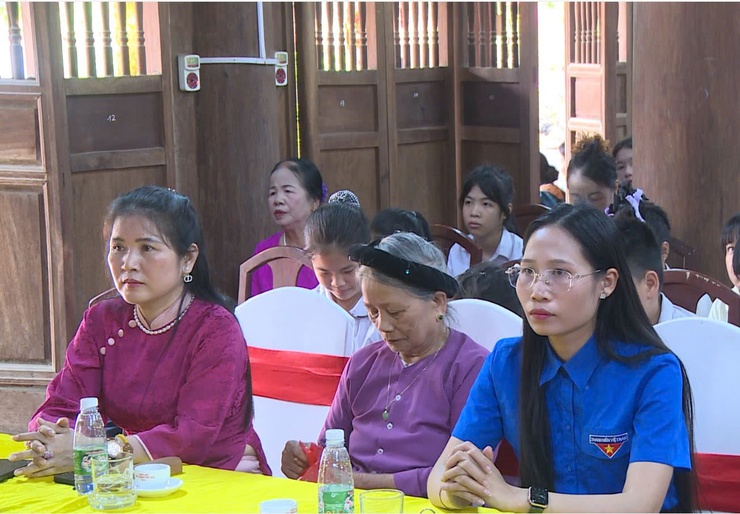 HÁT MÔN KHAI MẠC LỚP TRUYỀN DẠY NGHỆ THUẬT HÁT TRỐNG QUÂN- Ảnh 2.