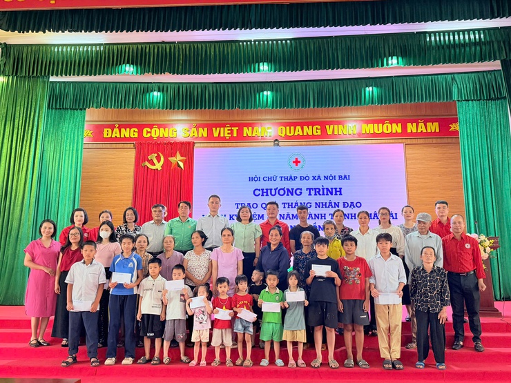 HỘI CHỮ THẬP ĐỎ XÃ NỘI BÀI TRAO 32 SUẤT QUÀ 
NHÂN "THÁNG NHÂN ĐẠO" NĂM 2026
- Ảnh 4.